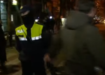 Protesta për vrasjen e Klodianit/ Delegacioni i BE-së në Shqipëri: Zero tolerancë për kanosjet ndaj medias!