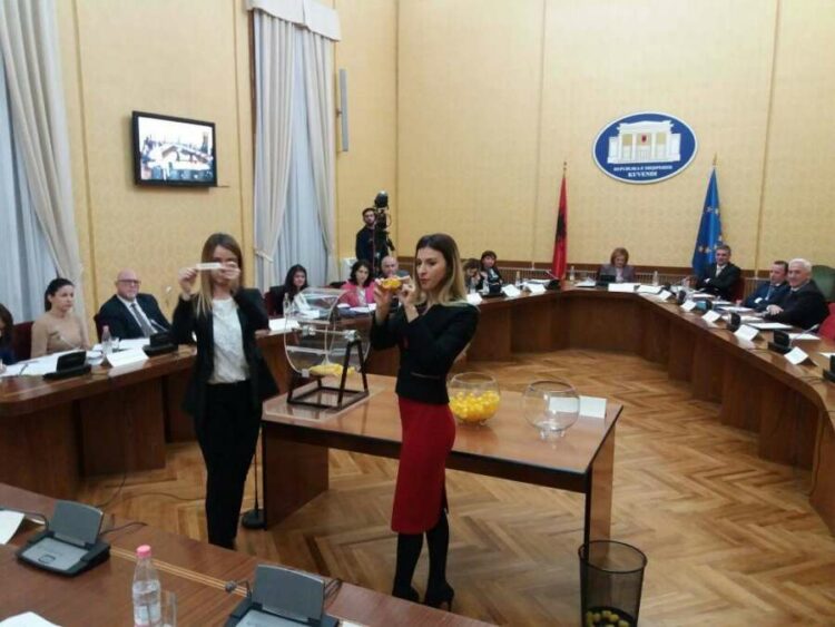 KED- Foto ilustruese