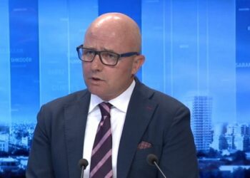 “Përdori 22 herë helikopterin e FA për të shkuar në Dibër”, Strazimiri: Olta Xhaçka duhet të ndiqet penalisht!