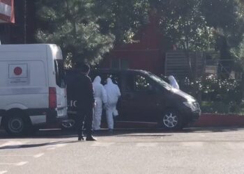 Dy të dënuar transportohen në spitalin Infektiv