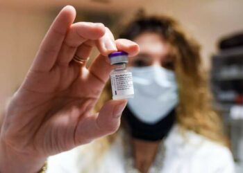 “Dhimbje muskulare dhe dridhje trupi”/ AIFA tregon efektet anësore të vaksinës antiCovid