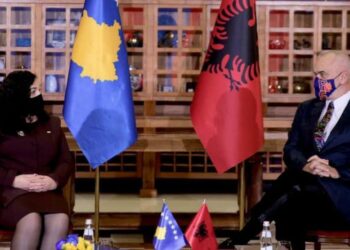 Kryeministri Rama pret në takim Presidenten në detyrë të Kosovës, Vjosa Osmani