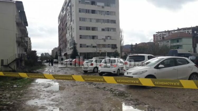 Vrasja e dyfishtë në “Astir”, policia informacion zyrtar: 59-vjeçari qëlloi gjatë një konflikti të çastit bashkëjetuesen dhe motrën