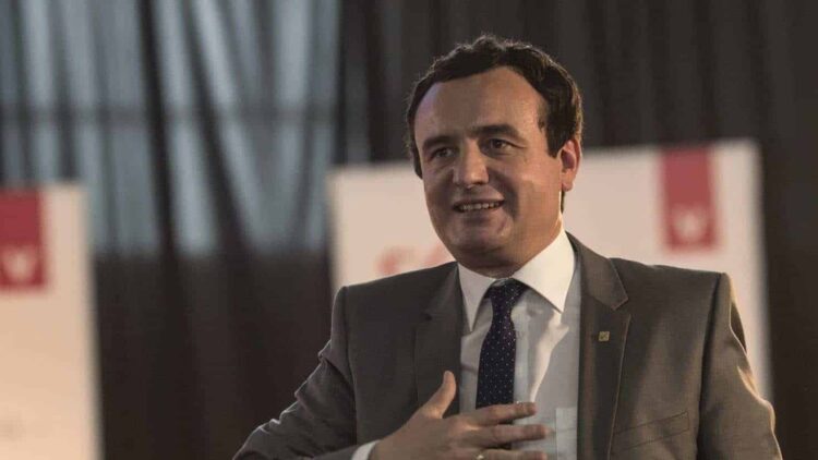 Albin Kurti propozohet kandidat për kryeministër nga Vetëvendosje: Marrëdhëniet me Serbinë do të ndërtohen mbi reciprocitet