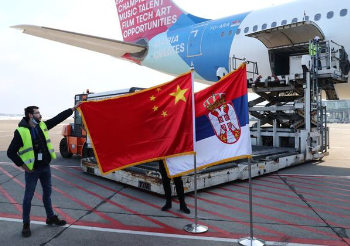 Mbërritën sot 1 milion doza, Serbia vendi i parë në Europë që merr vaksinën kineze