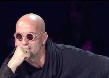 Vëllai i Robert Aliajt ndahet nga jeta, artisti: Kohë kolerash jemi të detyruar të mbajmë hidhërimin si një parazit në thelbin e shpirtit