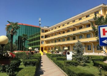 Skandali me sanitaren/ Reagon ashpër ‘Shefqet Ndroqi’: Të befasuar nga veprimi korruptiv dhe ç’njerëzor. Të kryhet hetimi!