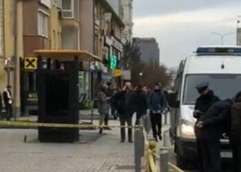 Grabitje e armatosur në një bankë në Prishtinë, policia në kërkim të autorit