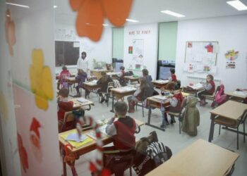 Njoftimi i rëndësishëm i MAS: Udhëzimi antiCovid nuk detyron mbajtjen hapur të dritareve, por…