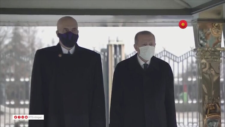 Rama pritet me nderime të mëdha në Turqi, nis takimi me Presidentin Erdogan! Nënshkruhen disa marrëveshje!