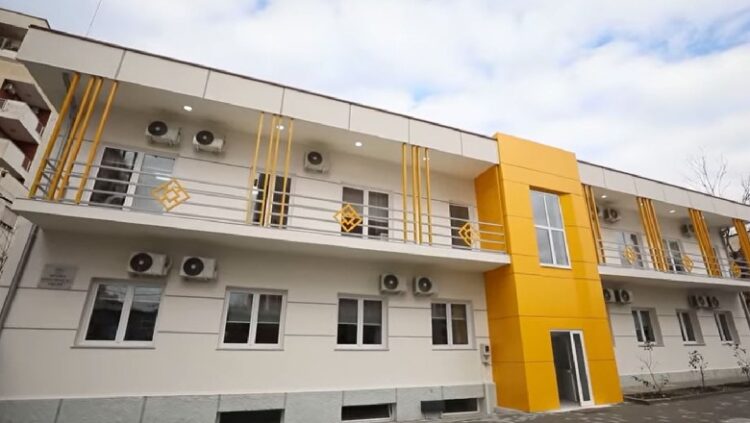 Rama nxjerr video nga qendra e re shëndetësore në Tiranë! Pacienti: Është një kontrast i madh