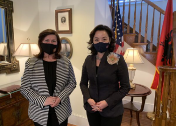 Yuri Kim në takim me Vitore Tushën: Ka përgjegjësinë e drejtimit të çështjeve të rëndësishme