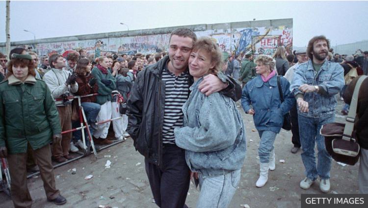 Rënia e Murit të Berlinit në 1989/ Si e riformësoi botën moderne efekti domino?