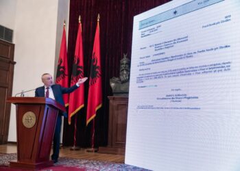 ‘’Boll me mashtrime’’, Meta i rikthehet çështjes me marrëveshjen e huasë: Banorët e Selenicës presin përgjigje, pse qeveria po i lë pa rrugën e premtuar?