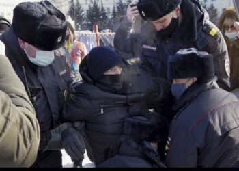 Protestat në Rusi/ Franca bën thirrje për protesta, Ministri i Jashtëm: Arrestimet janë të patolerueshme