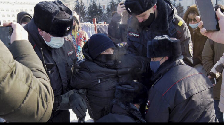 Protestat në Rusi/ Franca bën thirrje për protesta, Ministri i Jashtëm: Arrestimet janë të patolerueshme