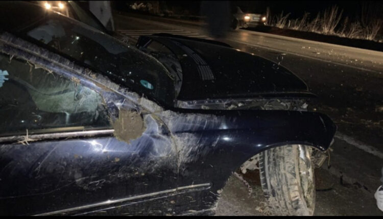 Aksident në Tiranë/ Shoferi humb kontrollin e mjetit, merr para dy këmbësore, përfundojnë në spital