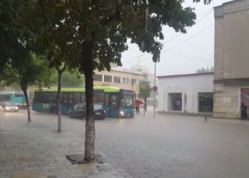Moti i keq dhe shirat e pandërprerë/ Çahet tubacioni kryesor i ujësjellësit të Bogovës në Berat, lë pa ujë 4 qytete të qarkut