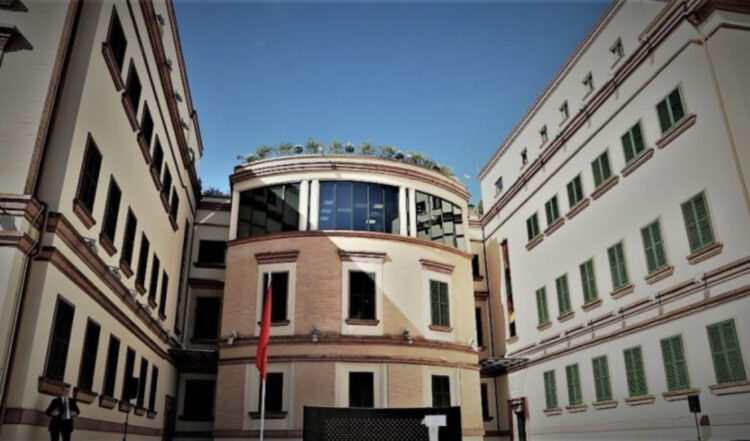 MB njofton qytetarët: Nesër janë të hapura të gjitha zyrat e aplikimit për karta ID, kryeni sa më parë procedurat