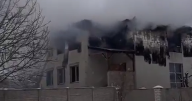 Banesa e të moshuarve përfshihet nga flakët, humbin jetën 15 persona dhe plagosen 11 të tjerë