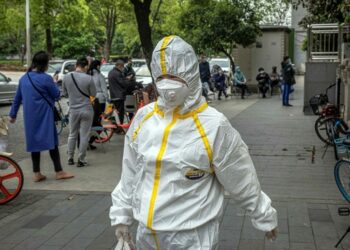 Do të hetonin origjinën e Covid-19 në Wuhan, Kina ndalon hyrjen e ekipit të OBSH në vend