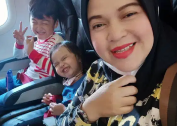 “Mirupafshim familje, tani po shkojmë…”/ Mesazhi dhe fotoja e fundit e nënës me 3 fëmijët para se avioni të rrëzohej