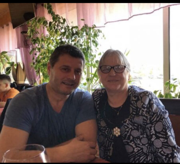 “Ike dhe na le, na thyve zemrat”/ Pjerin Ndreu humbet nënën, prek me fjalët e ndjera