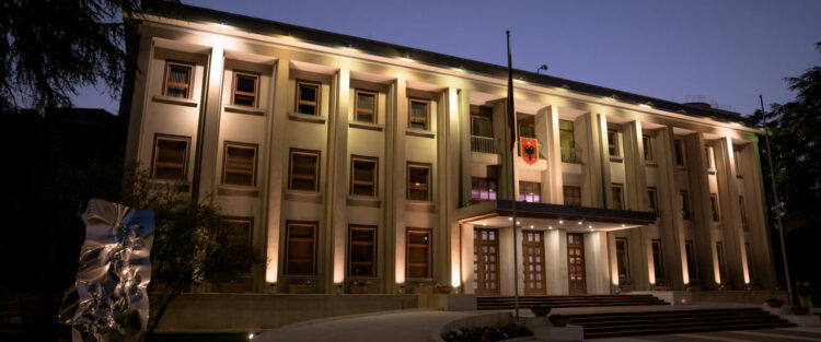 “Po bllokon fondet për rrugën Vlorë-Orikum”, Presidenca u përgjigjet akuzave të Ramës