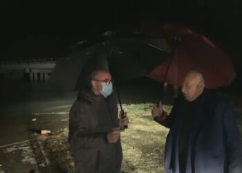 Shirat e dendur/ Kryebashkiaku i Vlorës në terren: Nuk ka vend për panik, gjendemi pranë çdo banori