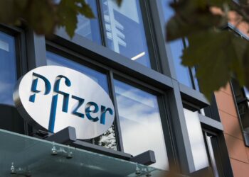 Lajm i mirë në luftën kundër Covid-19/ OBSH miraton vaksinën e kompanisë Pfizer, përshpejtohet shpërndarja