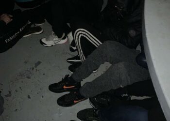 Po përgatiteshin të shkonin me gomone drejt Italisë, kapen 50 emigrantë sirianë në Vjosë