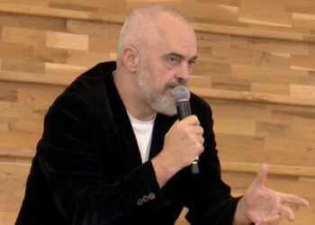 Rama nga Korça: Morëm konfirmim, të hënën fillon furnizimi me vaksinën nga Pfizer