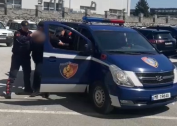 Tiranë/ Arrestohet drejtuesi i automjetit që përplasi për vdekje 10-vjeçaren