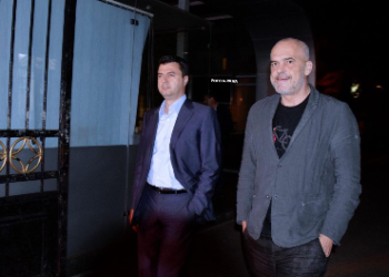 Përmbytjet/ Basha dhe Rama nisen drejt Shkodrës