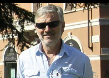 Ekzekutohet me plumb në kokë politikani në Itali, eksponenti i “Lega” u gjet me kafkën e copëtuar në oborrin e fermës, shkoi të relaksohej me gruan dhe përfundoi i vdekur