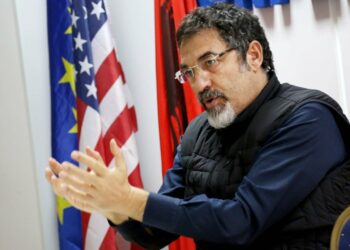 “Kthimi në 2013-ën do ishte gafë e madhe”, ministri Çuçi takim me krerët e PS në Gjirokastër, ja porositë për 25 prillin