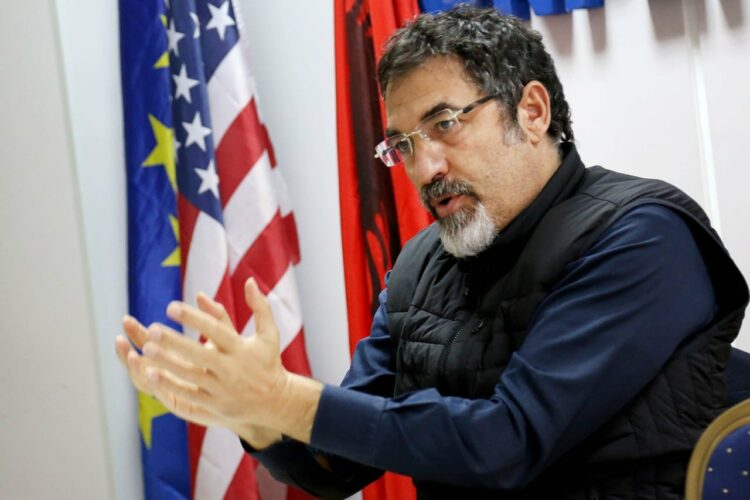 “Kthimi në 2013-ën do ishte gafë e madhe”, ministri Çuçi takim me krerët e PS në Gjirokastër, ja porositë për 25 prillin