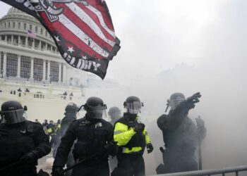 Tension në Kongresin amerikan, Mike Pence evakuohet nga ndërtesa pas hyrjes së protestuesve