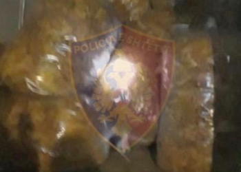 Po kalonte 800 kg duhan kontrabandë në aksin Kukës- Morinë, arrestohet 38- vjeçari