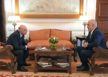 Rama takohet me kryediplomatin grek, ZBULOHET çfarë po diskutojnë