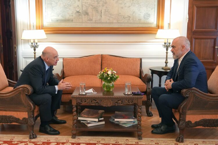 Rama takohet me kryediplomatin grek, ZBULOHET çfarë po diskutojnë