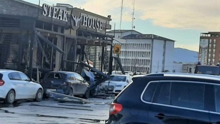 VIDEO/ Ja momenti i shpërthimit të bombulës së gazit në restorantin në Ferizaj