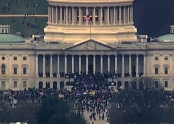 Para certifikimit si fitues të Biden, protestuesit në mbështetje të Trump vërshojnë brenda Kongresit të SHBA