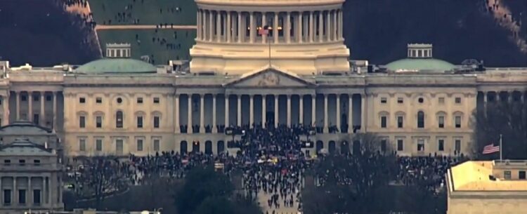 Para certifikimit si fitues të Biden, protestuesit në mbështetje të Trump vërshojnë brenda Kongresit të SHBA