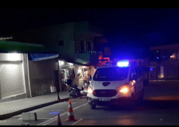 ngulën kaçavidën në qafë, gjendet 15-vjeçari i plagosur në Vlorë, policia e çon në spital