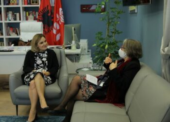 Monika Kryemadhi dhe ambasadorja franceze, Elisabeth Barsacq