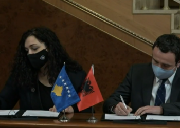 ZYRTARE/ Nënshkruajnë marrëveshjen, Albin Kurti dhe Vjosa Osmani do të garojnë bashkë në zgjedhjet e 14 shkurtit