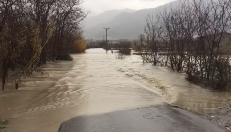 Asnjë rreshje shiu në 24 orët e fundit/ Në Lezhë 2600 hektarë tokë të përmbytura, 30 familje të evakuara