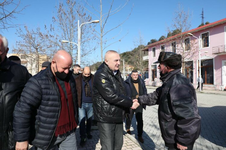 “Rruga të ndërtohet menjëherë”/  Meta në Selenicë: Qytet me pasuri natyrore të jashtëzakonshme, por i braktisur(FOTO)