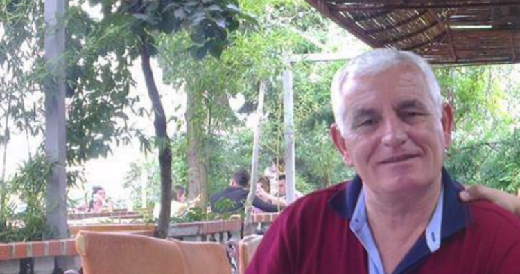 I infektuar nga COVID-19, pedagogu hidhet nga kati i shtatë, çatia e shtëpisë i shpëton jetën